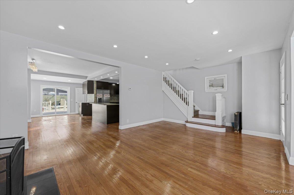 #5 photo, 10973 200th Street, קווינס Saint Albans , NY 11412