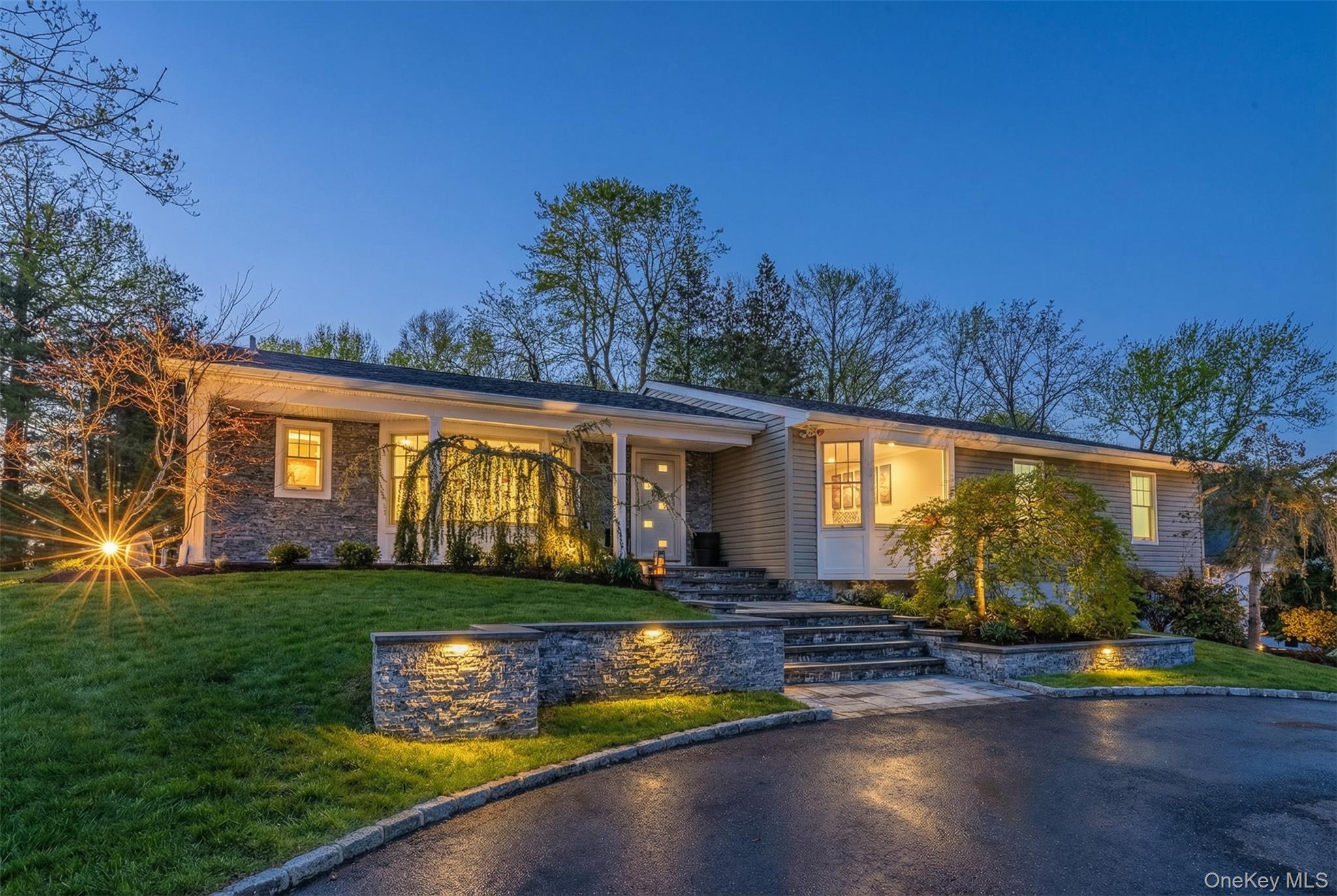 #1 photo, 21 Rawlings Drive, سوفولك Melville , NY 11747