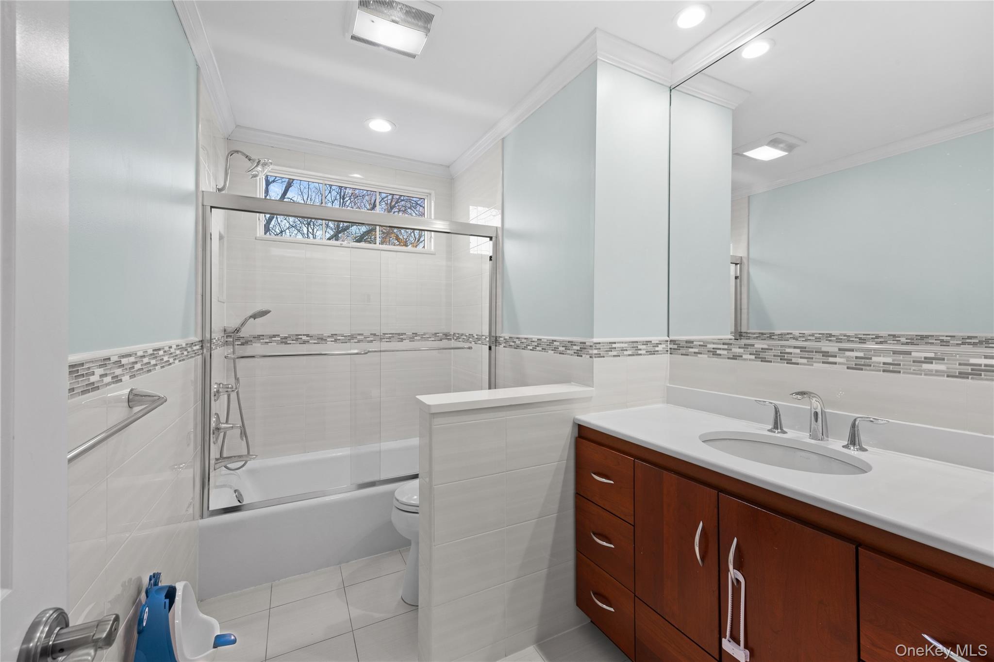 #14 photo, 21 Rawlings Drive, سوفولك Melville , NY 11747