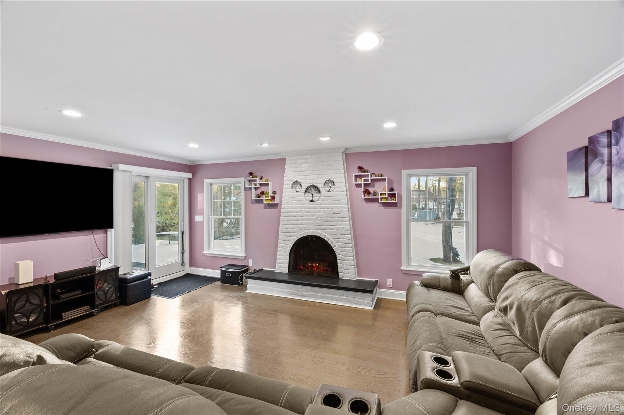 #4 photo, 21 Rawlings Drive, سوفولك Melville , NY 11747