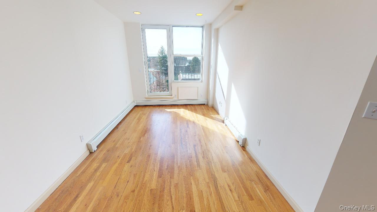 #10 photo, 67-09 Austin Street, Куинс ‖ Forest Hills , NY 11375