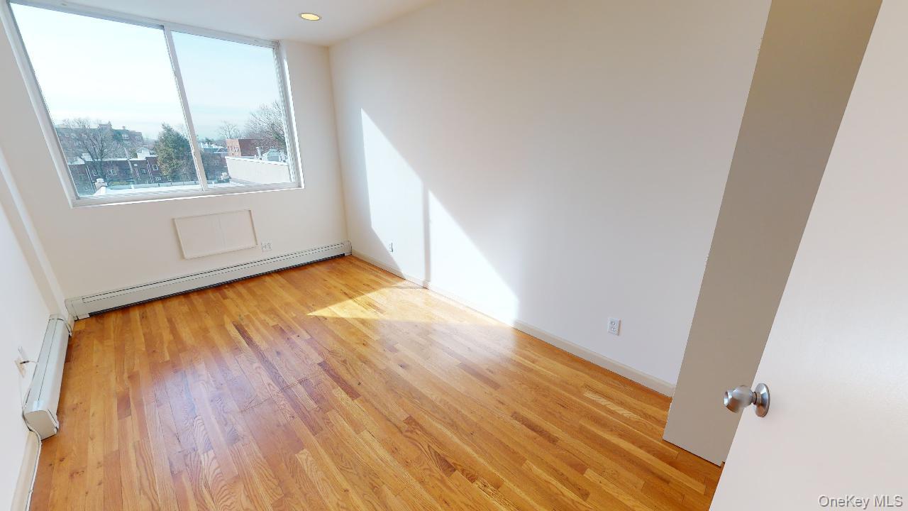 #14 photo, 67-09 Austin Street, Куинс ‖ Forest Hills , NY 11375