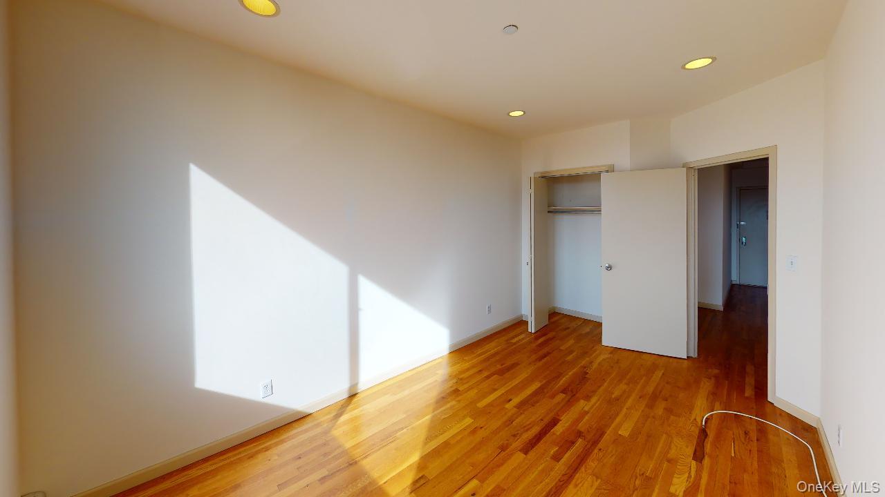 #15 photo, 67-09 Austin Street, Куинс ‖ Forest Hills , NY 11375