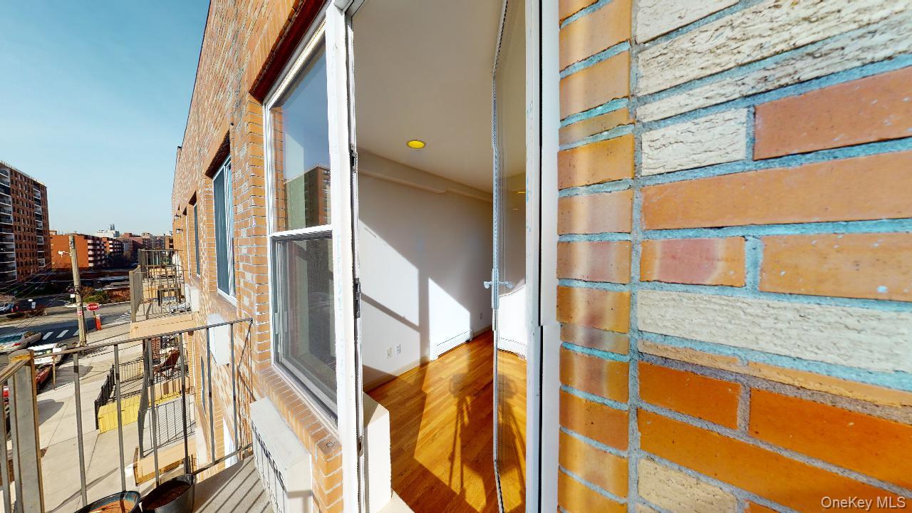 #17 photo, 67-09 Austin Street, Куинс ‖ Forest Hills , NY 11375