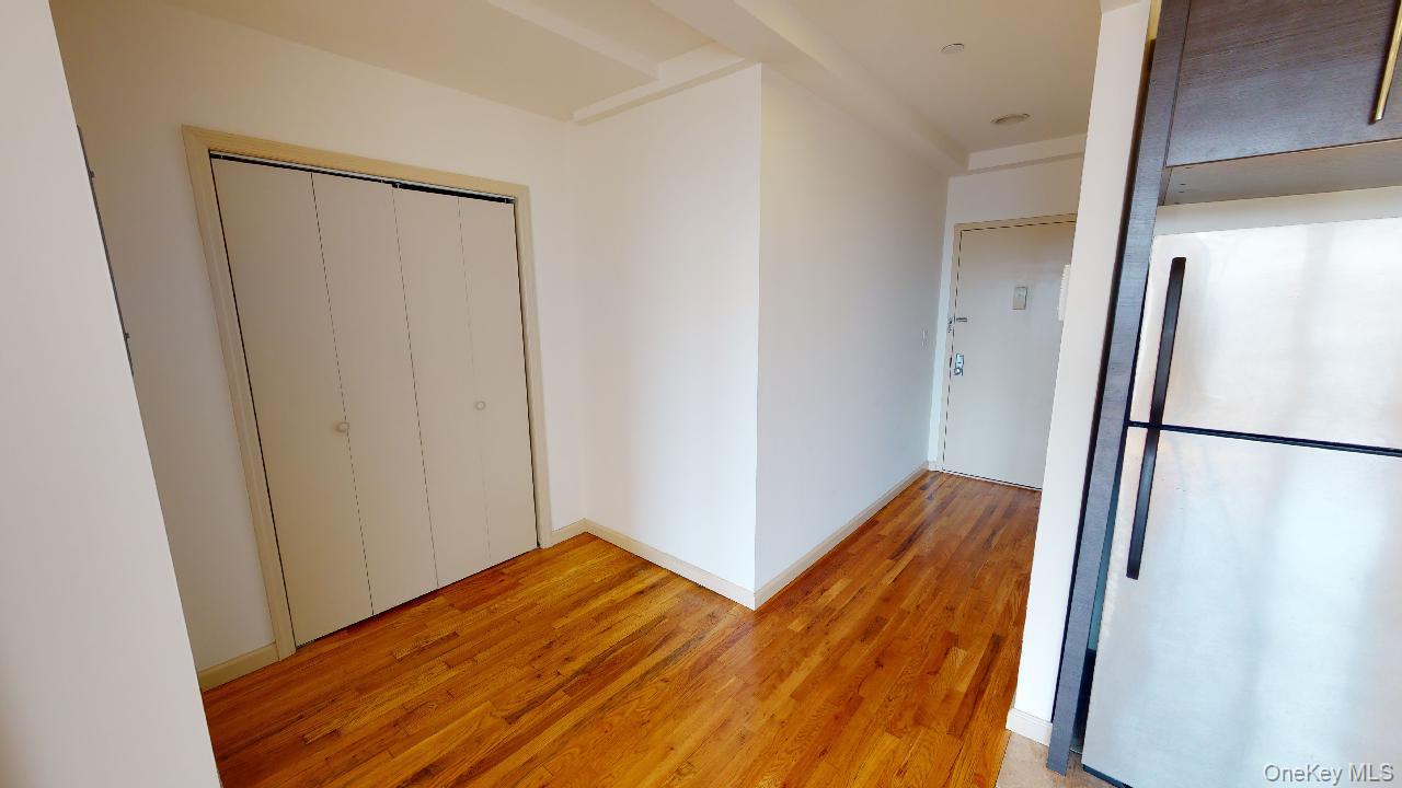 #5 photo, 67-09 Austin Street, Куинс ‖ Forest Hills , NY 11375