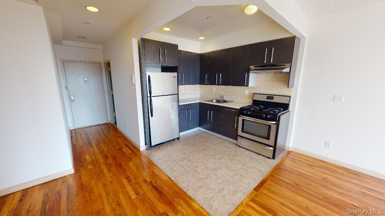 #7 photo, 67-09 Austin Street, Куинс ‖ Forest Hills , NY 11375