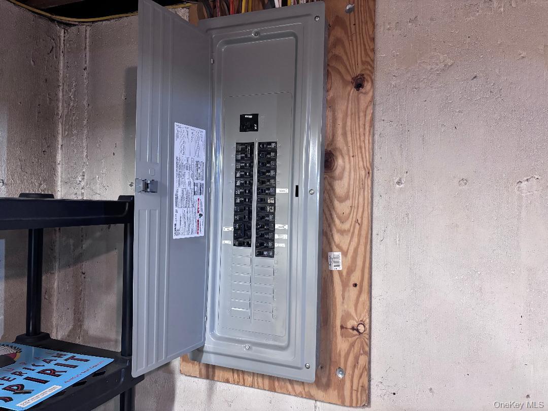 #8 photo, 307 Norwalk Avenue, サフォーク郡 Medford , NY 11763