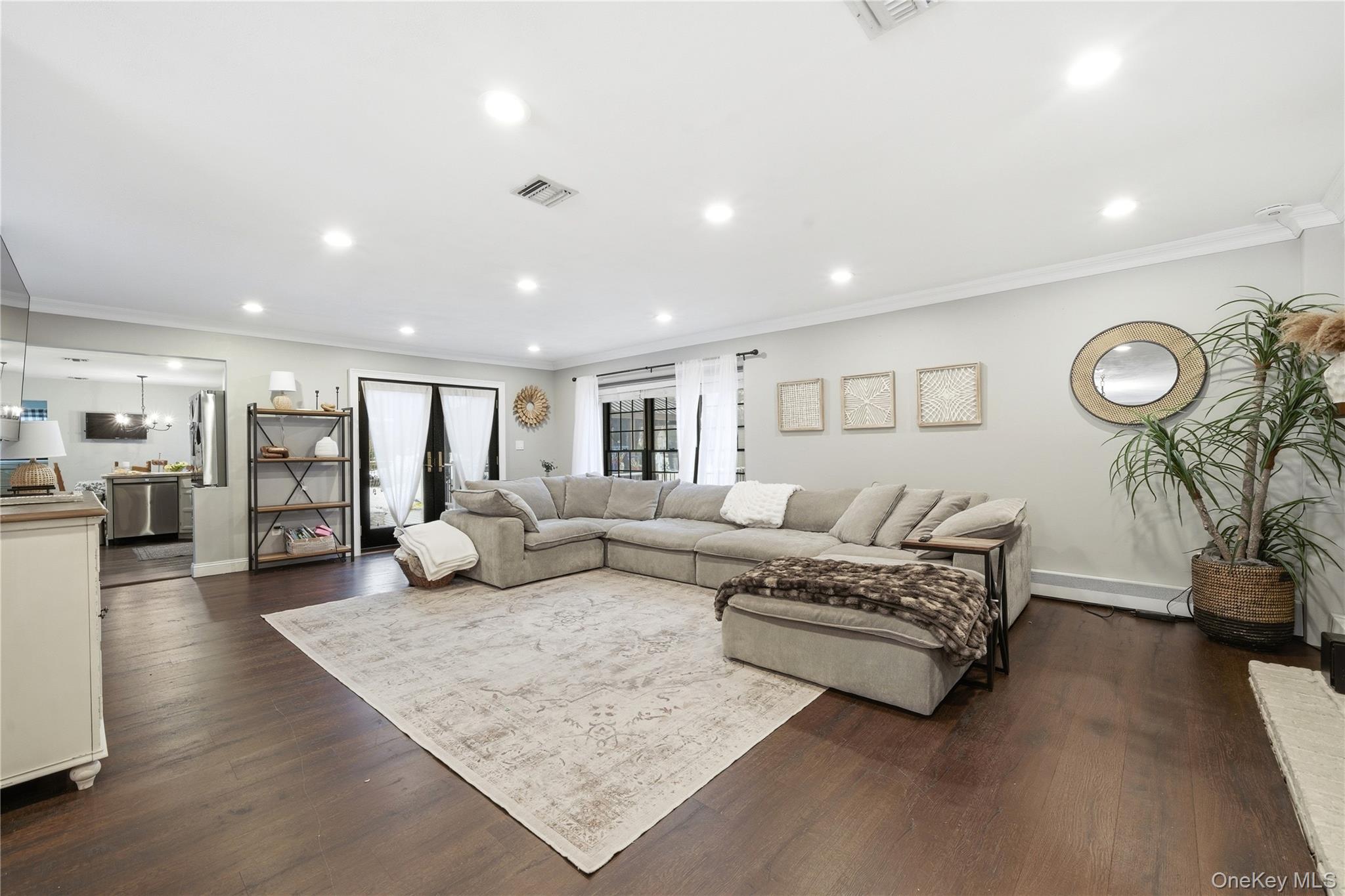 #8 photo, 4 Teal Crescent, Great River , NY 11739