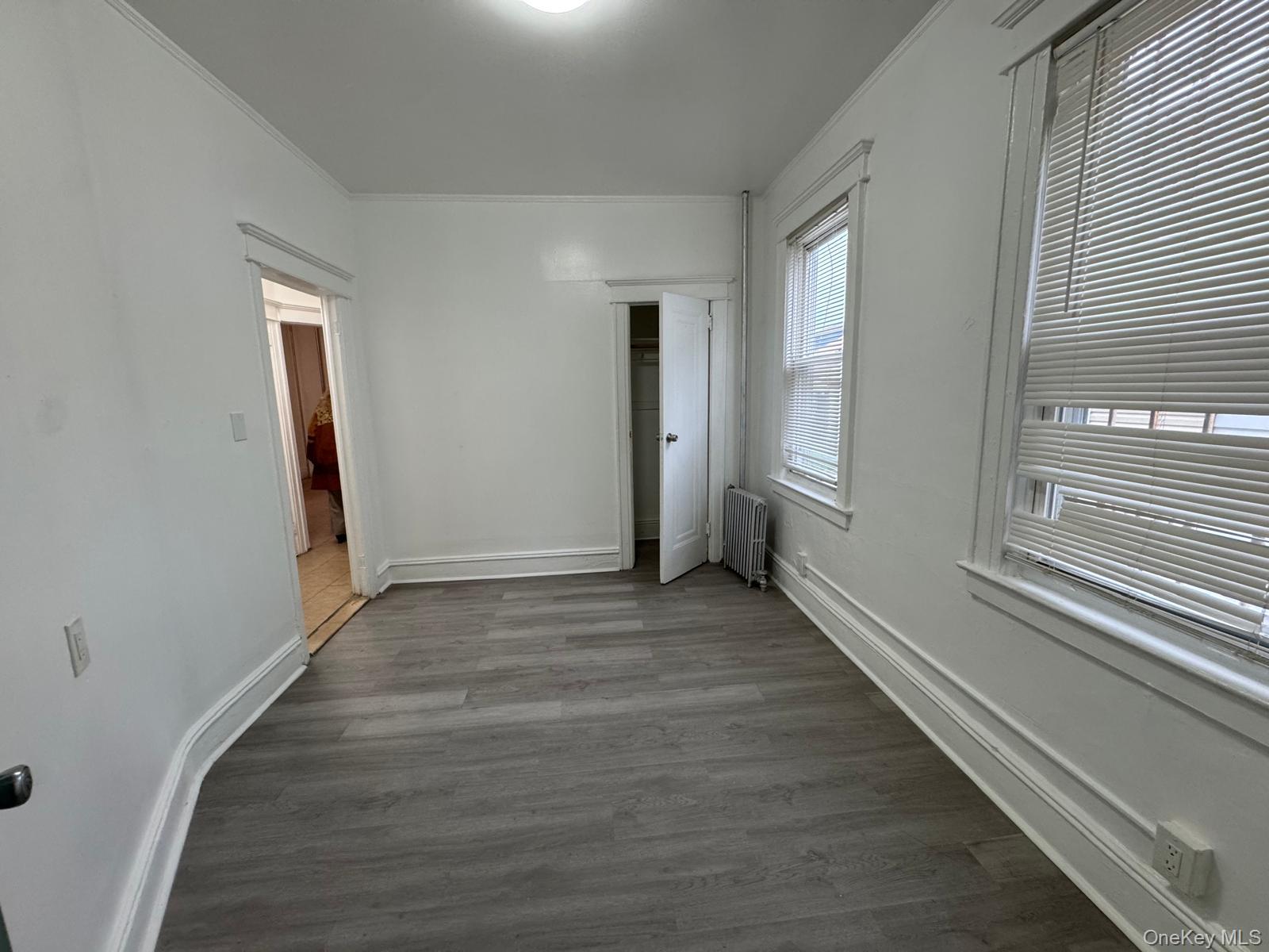 #3 photo, 2724 Gillmore Street, 뉴욕퀸즈 East Elmhurst , NY 11369