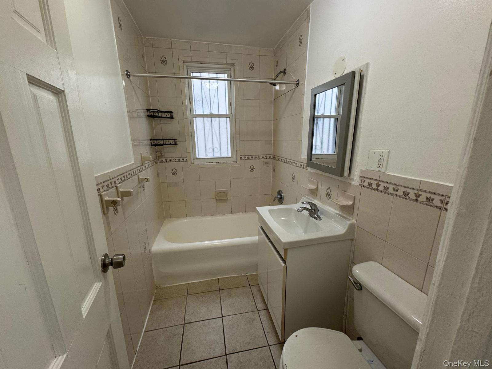 #5 photo, 2724 Gillmore Street, 뉴욕퀸즈 East Elmhurst , NY 11369