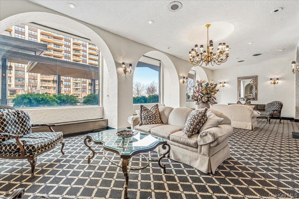 #10 photo, 18-15 215th Street, קווינס Bayside , NY 11360