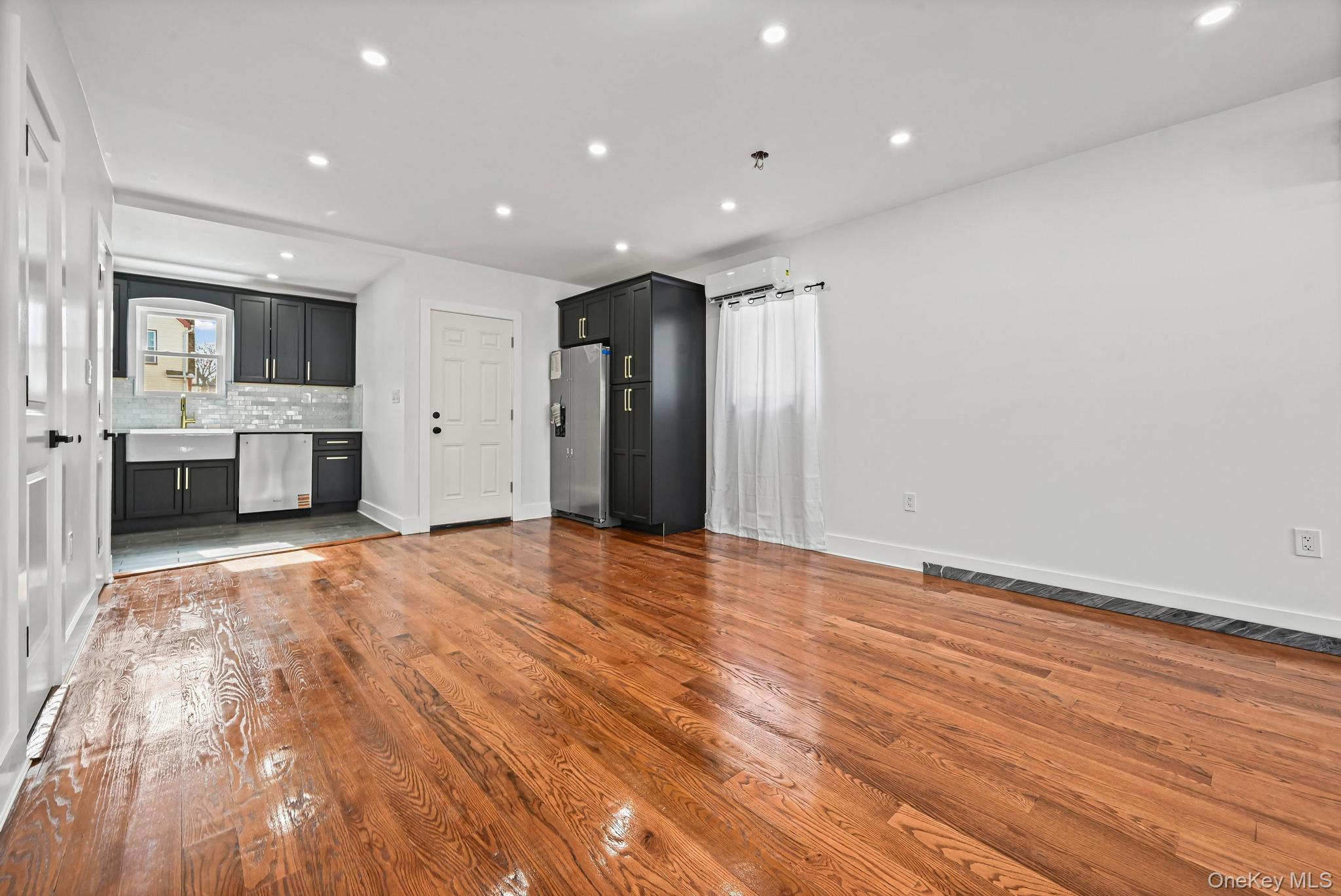 #6 photo, 191-30 113th Avenue, קווינס Saint Albans , NY 11412