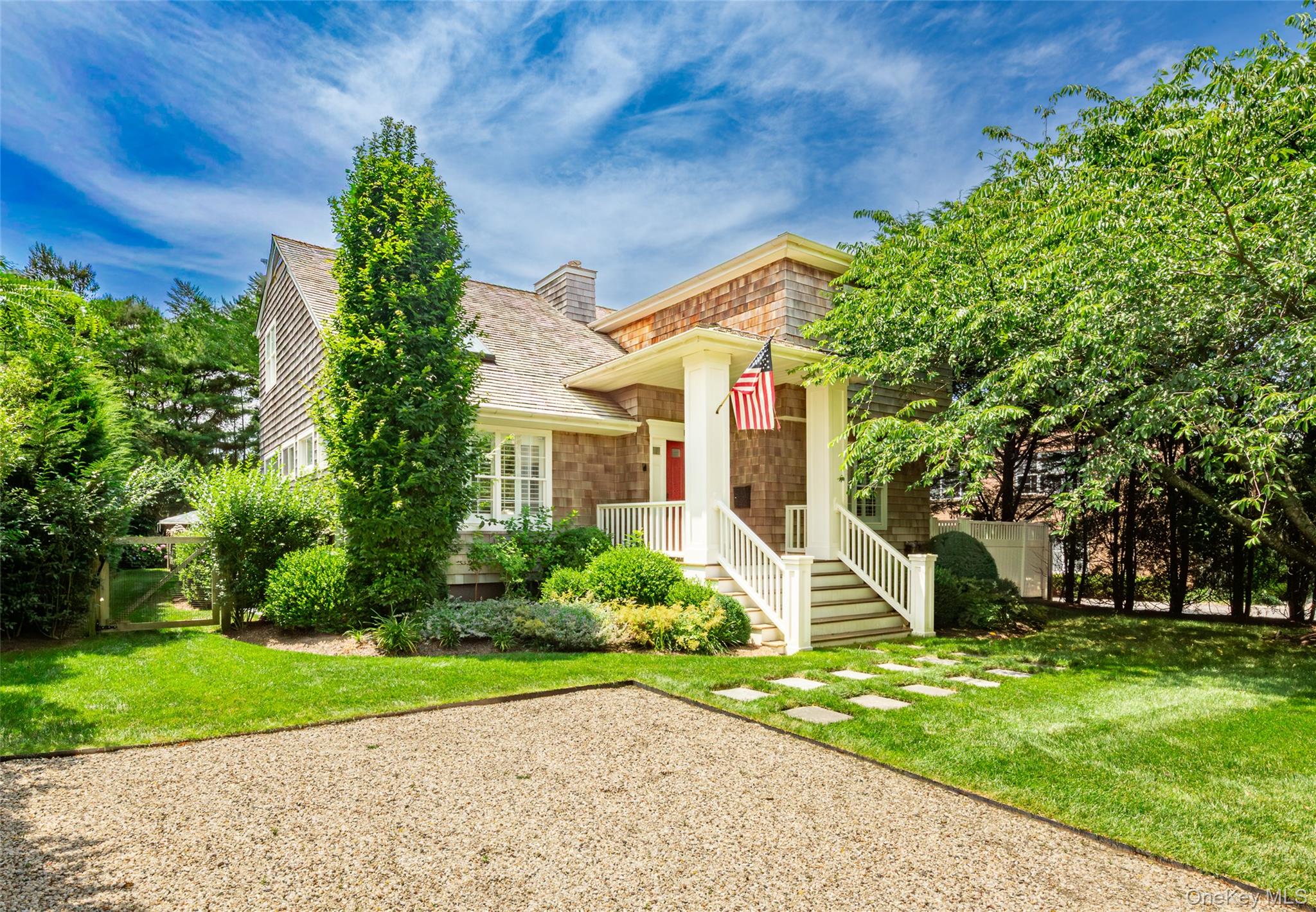 #3 photo, 33 Hildreth Street, Саффолк ‖ Southampton , NY 11968