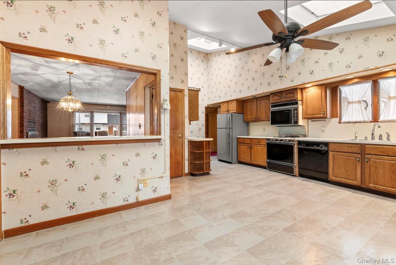 #12 photo, 181 Sycamore Avenue, Bethpage , NY 11714