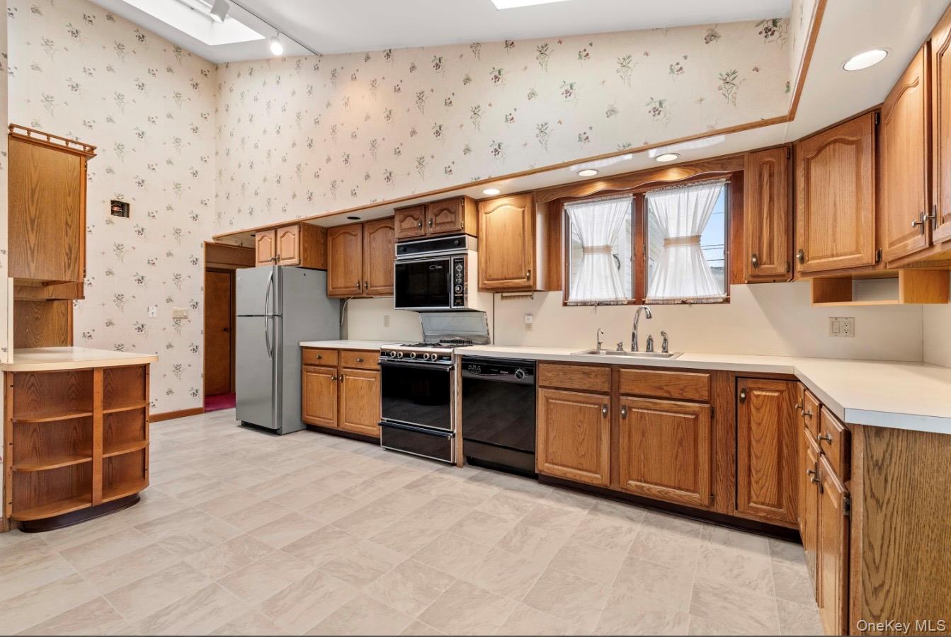 #15 photo, 181 Sycamore Avenue, Bethpage , NY 11714