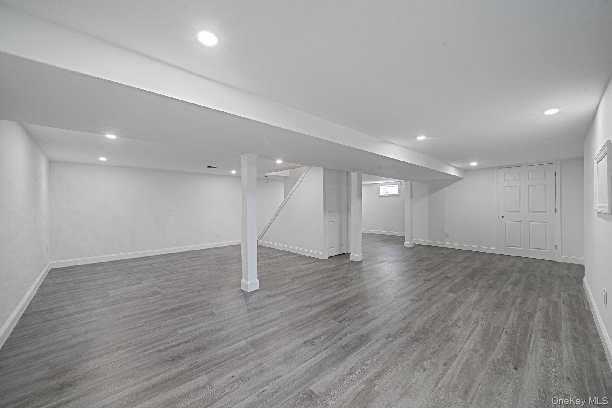 #14 photo, 30 Jean Drive, Саффолк ‖ North Babylon , NY 11703