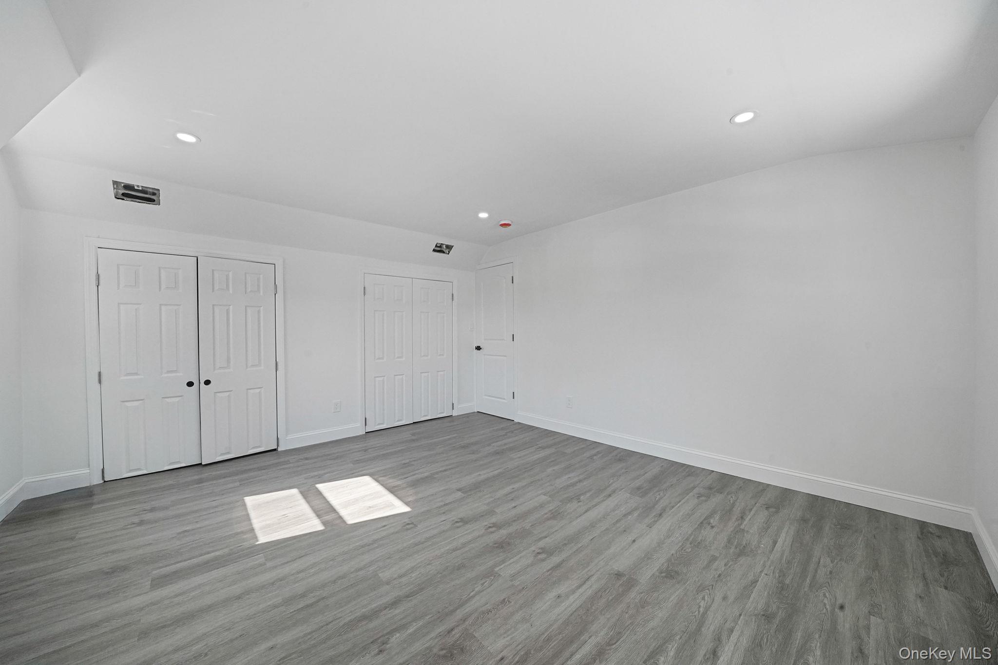 #9 photo, 30 Jean Drive, Саффолк ‖ North Babylon , NY 11703