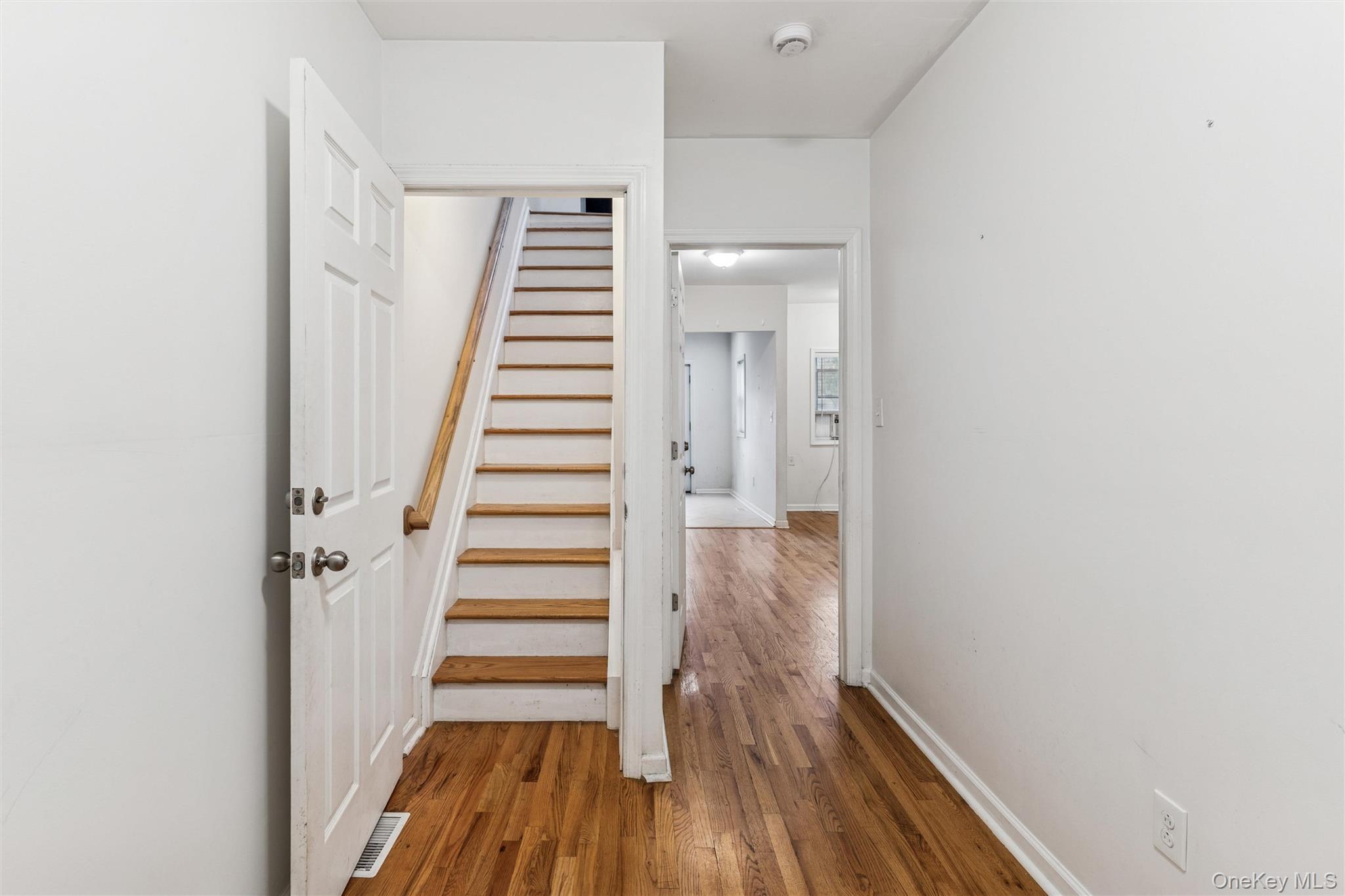 #4 photo, 9125 90th Street, Woodhaven , NY 11421