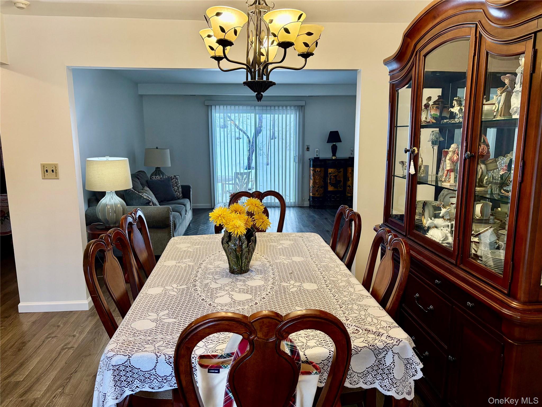 #12 photo, 9 Willow Ct, Selden , NY 11784