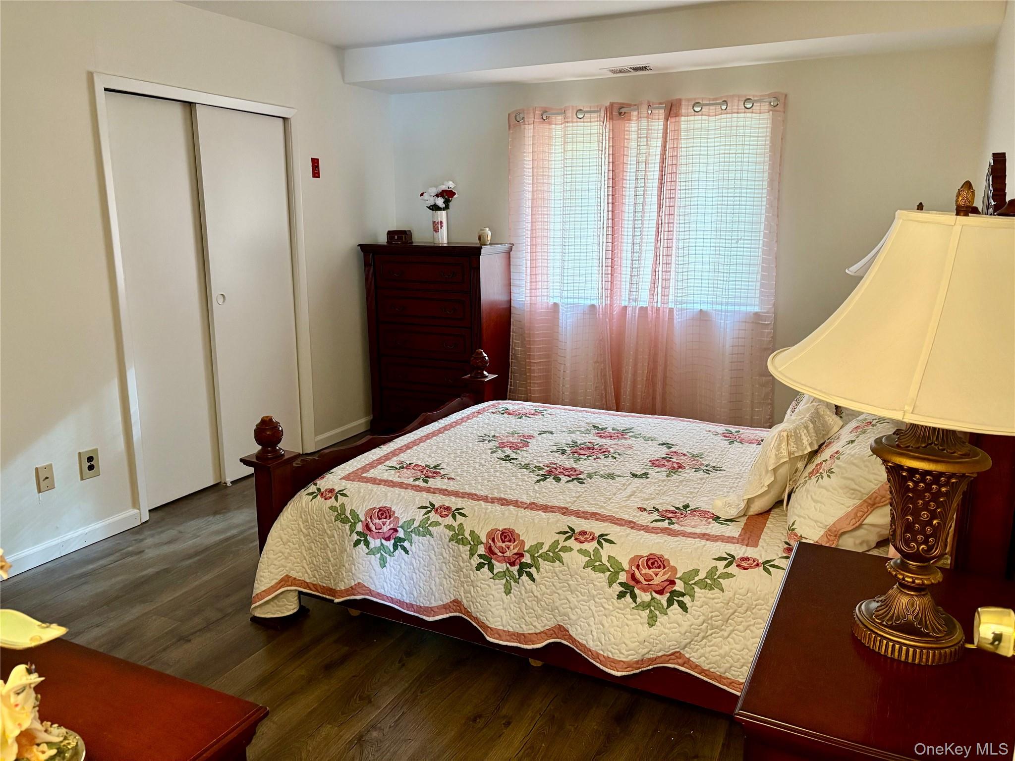 #14 photo, 9 Willow Ct, Selden , NY 11784