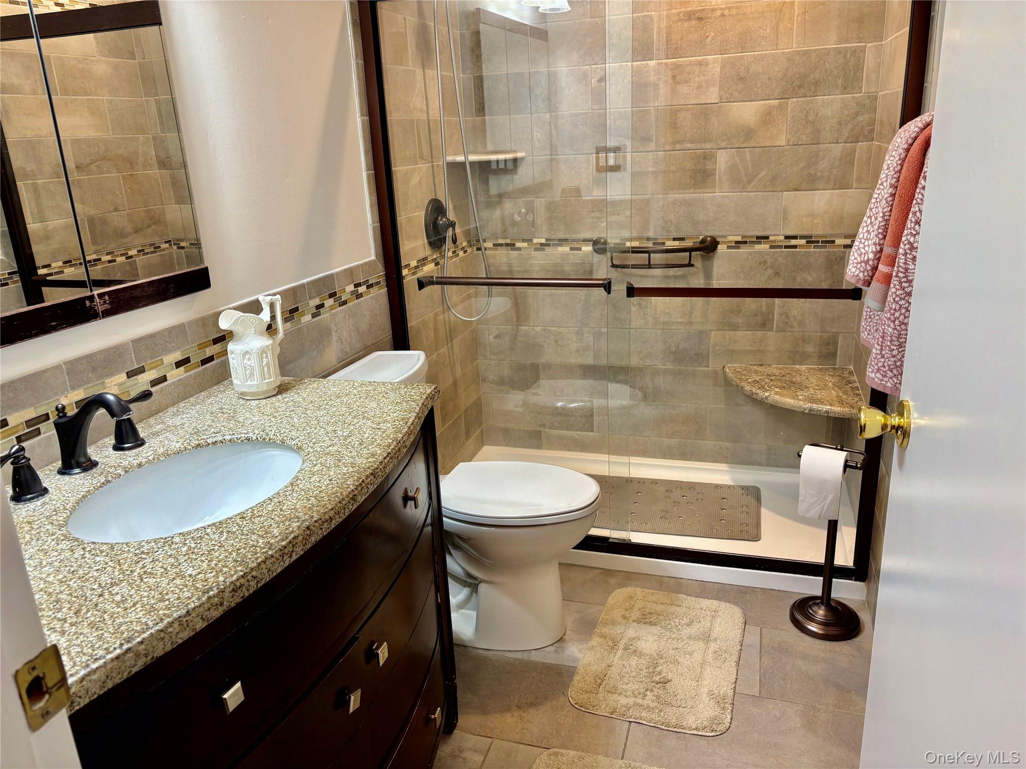 #17 photo, 9 Willow Ct, Selden , NY 11784