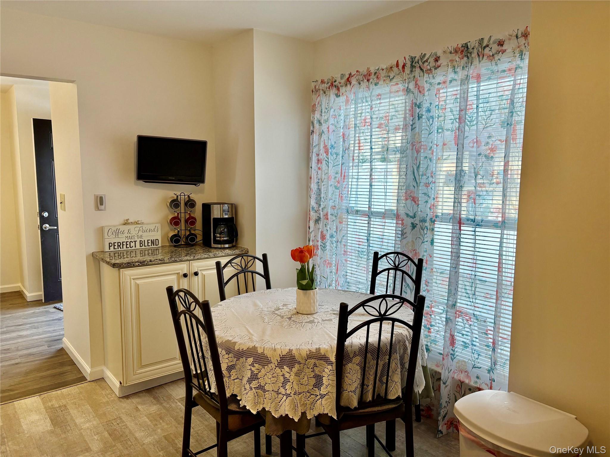 #6 photo, 9 Willow Ct, Selden , NY 11784