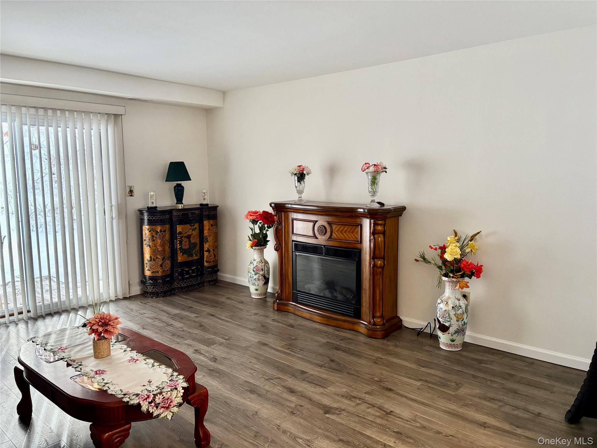 #9 photo, 9 Willow Ct, Selden , NY 11784