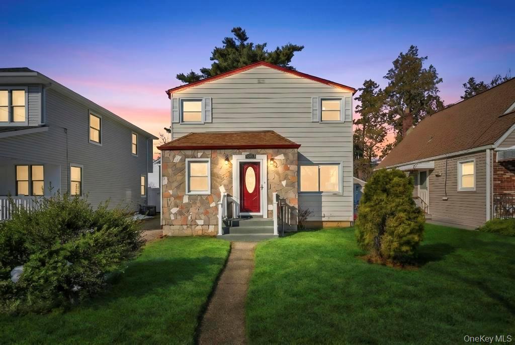 #1 photo, 627 10th Avenue, 롱 아일랜드 New Hyde Park , NY 11040