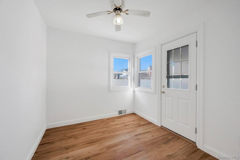 #12 photo, 627 10th Avenue, 롱 아일랜드 New Hyde Park , NY 11040