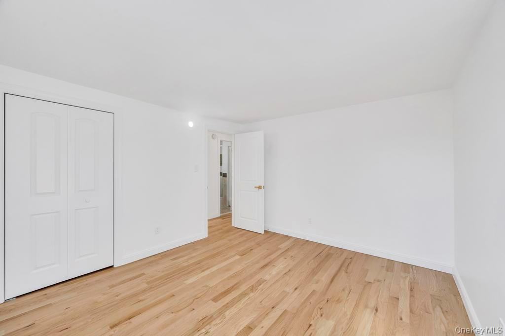 #18 photo, 627 10th Avenue, 롱 아일랜드 New Hyde Park , NY 11040