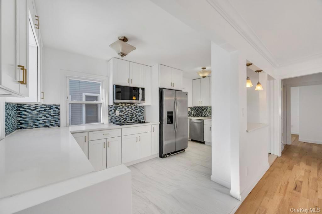 #3 photo, 627 10th Avenue, 롱 아일랜드 New Hyde Park , NY 11040