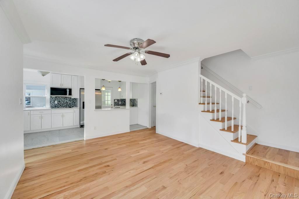 #8 photo, 627 10th Avenue, 롱 아일랜드 New Hyde Park , NY 11040