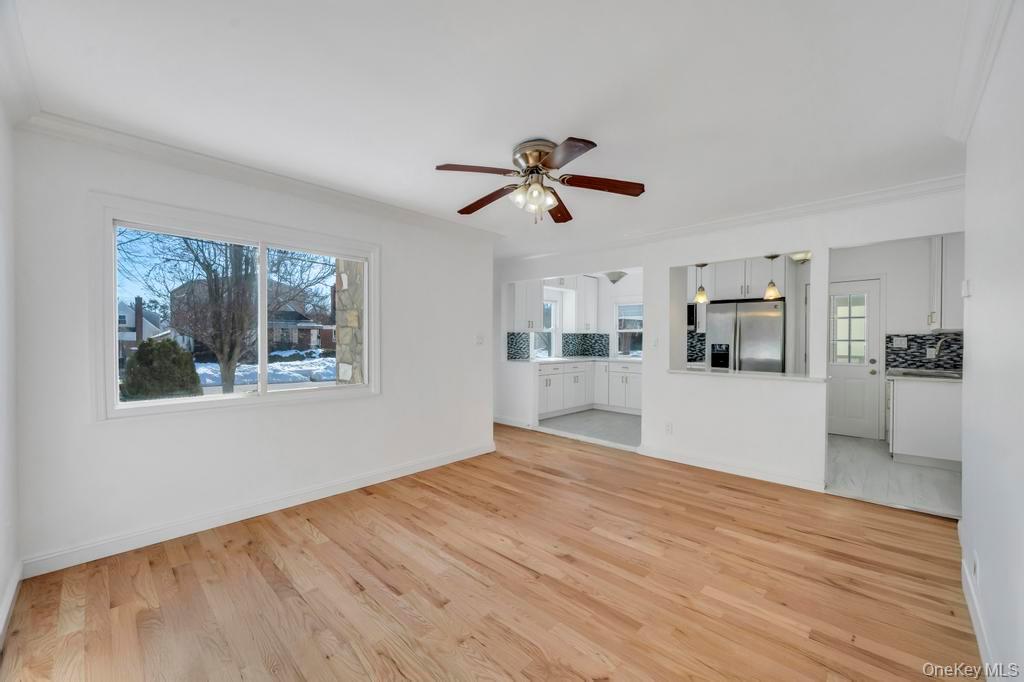 #9 photo, 627 10th Avenue, 롱 아일랜드 New Hyde Park , NY 11040