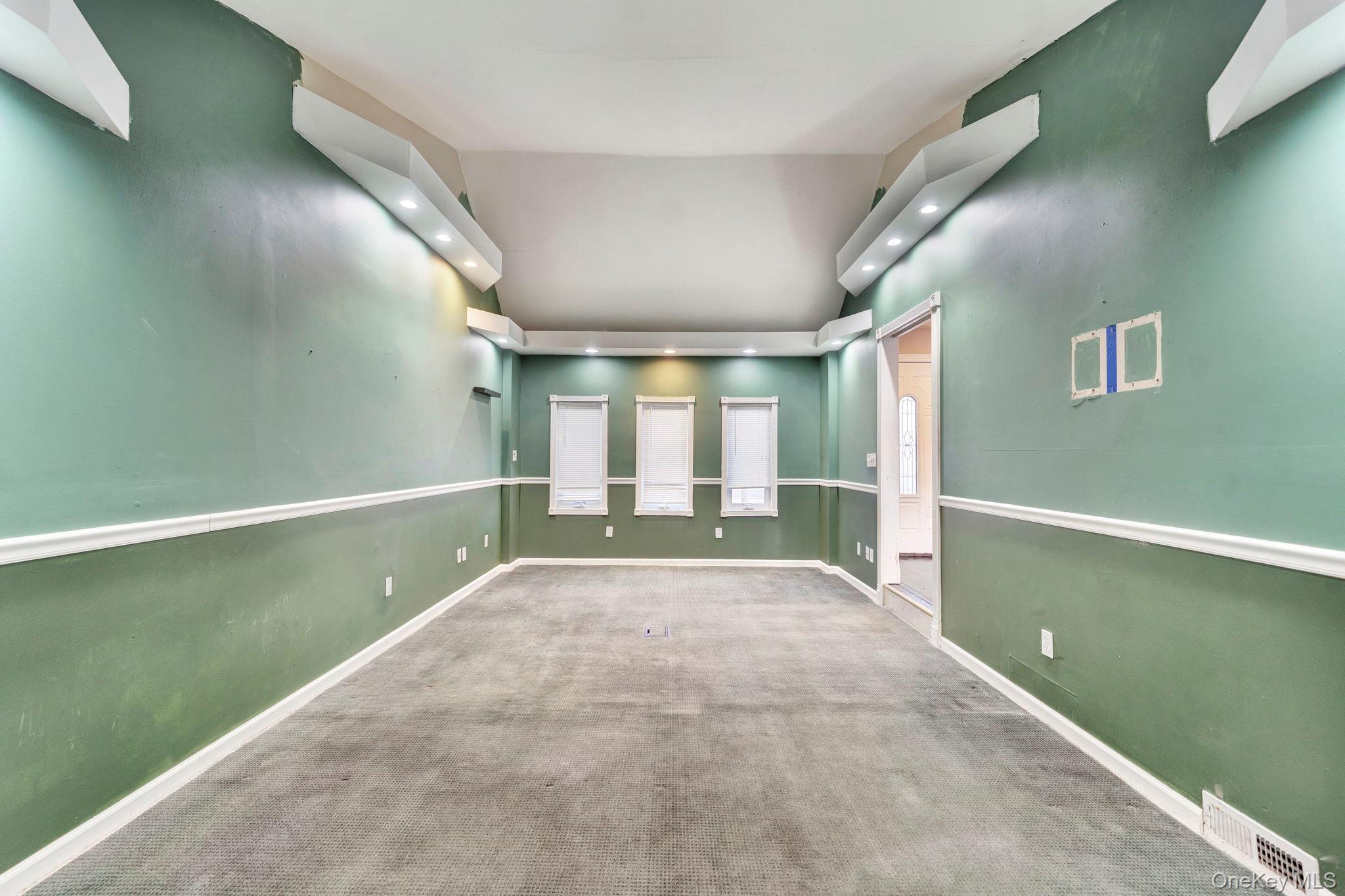 #13 photo, 266 Ronkonkoma Avenue, מחוז סאפוק Ronkonkoma , NY 11779