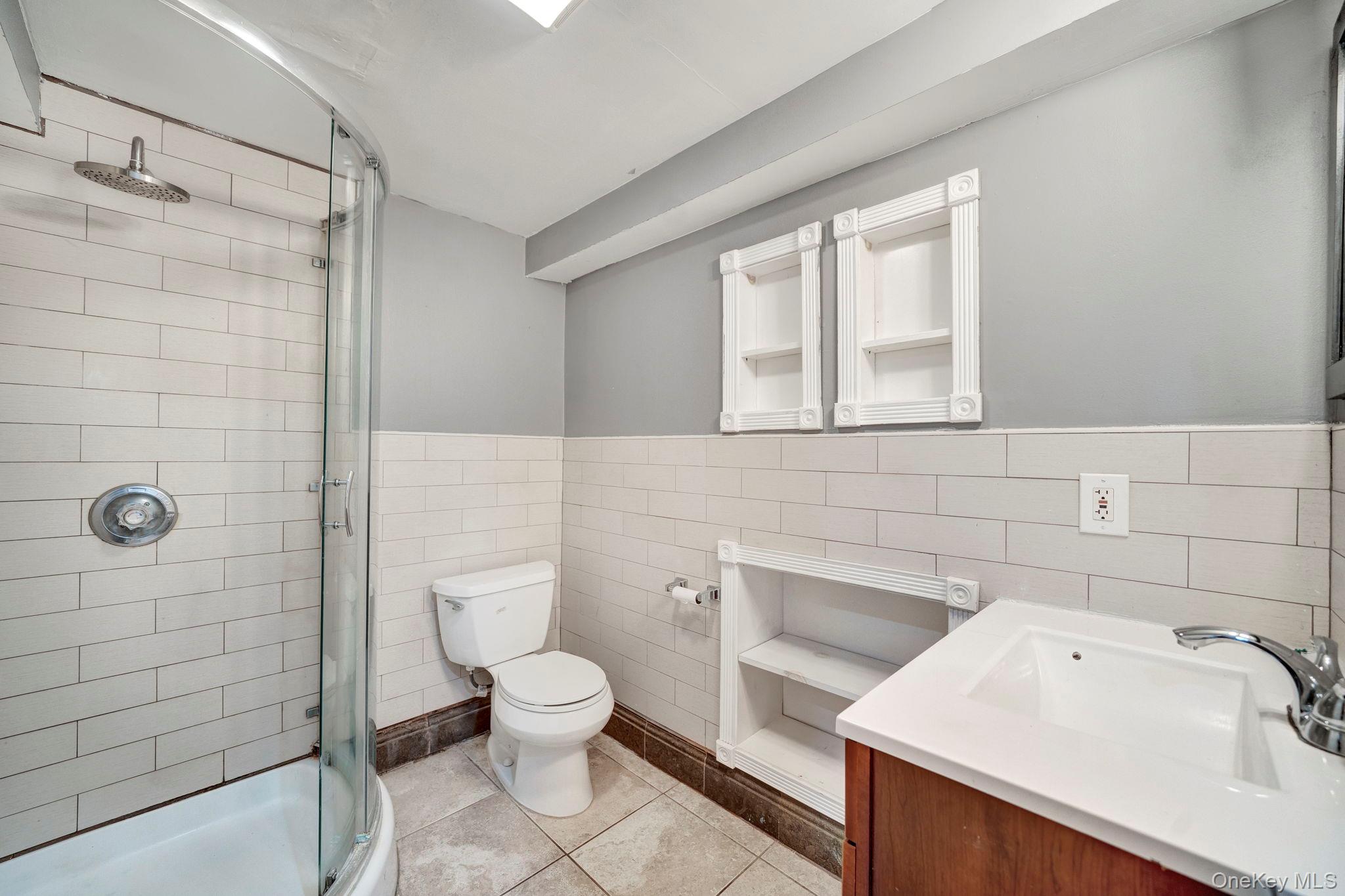 #14 photo, 266 Ronkonkoma Avenue, מחוז סאפוק Ronkonkoma , NY 11779