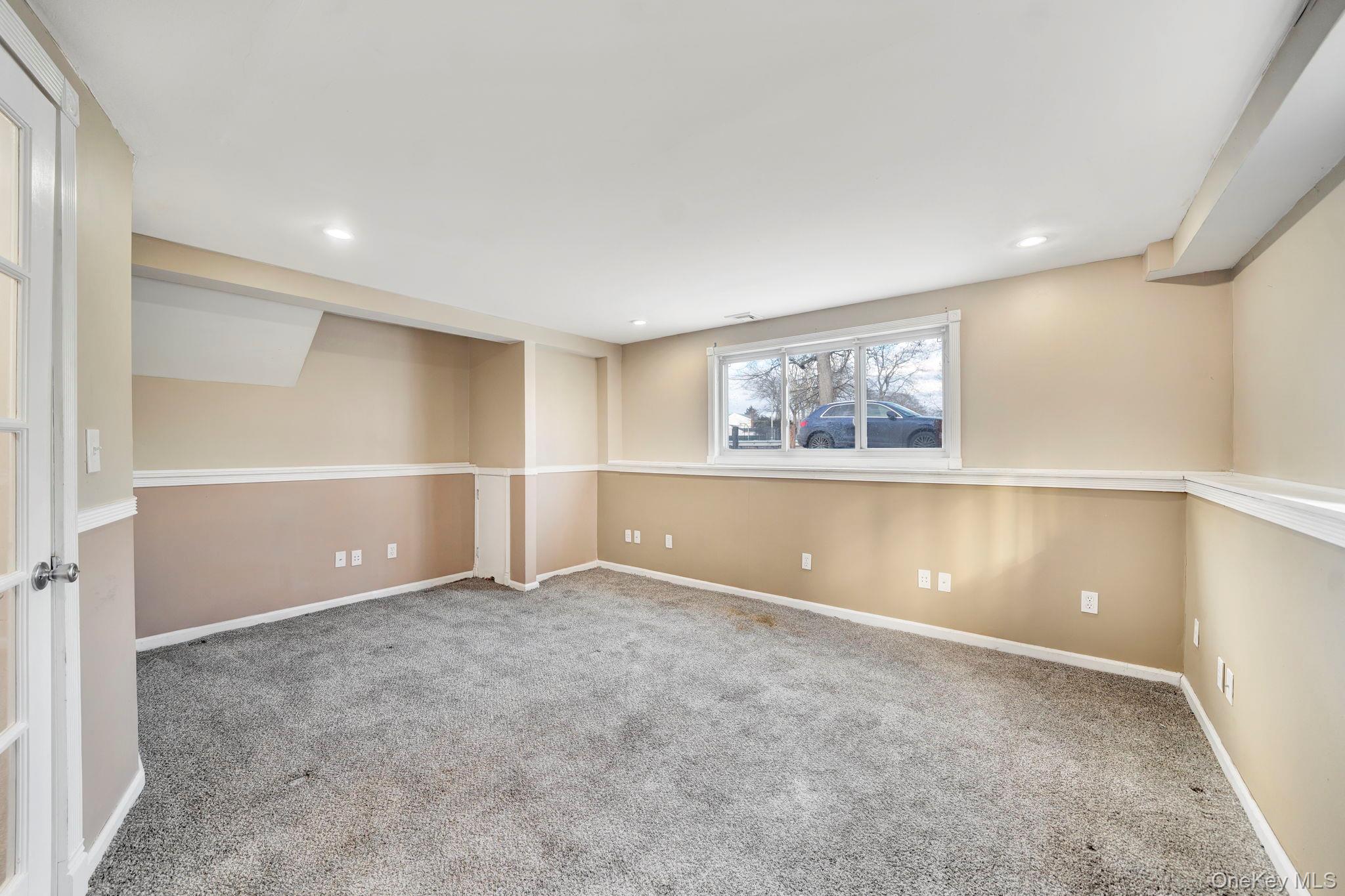 #16 photo, 266 Ronkonkoma Avenue, מחוז סאפוק Ronkonkoma , NY 11779