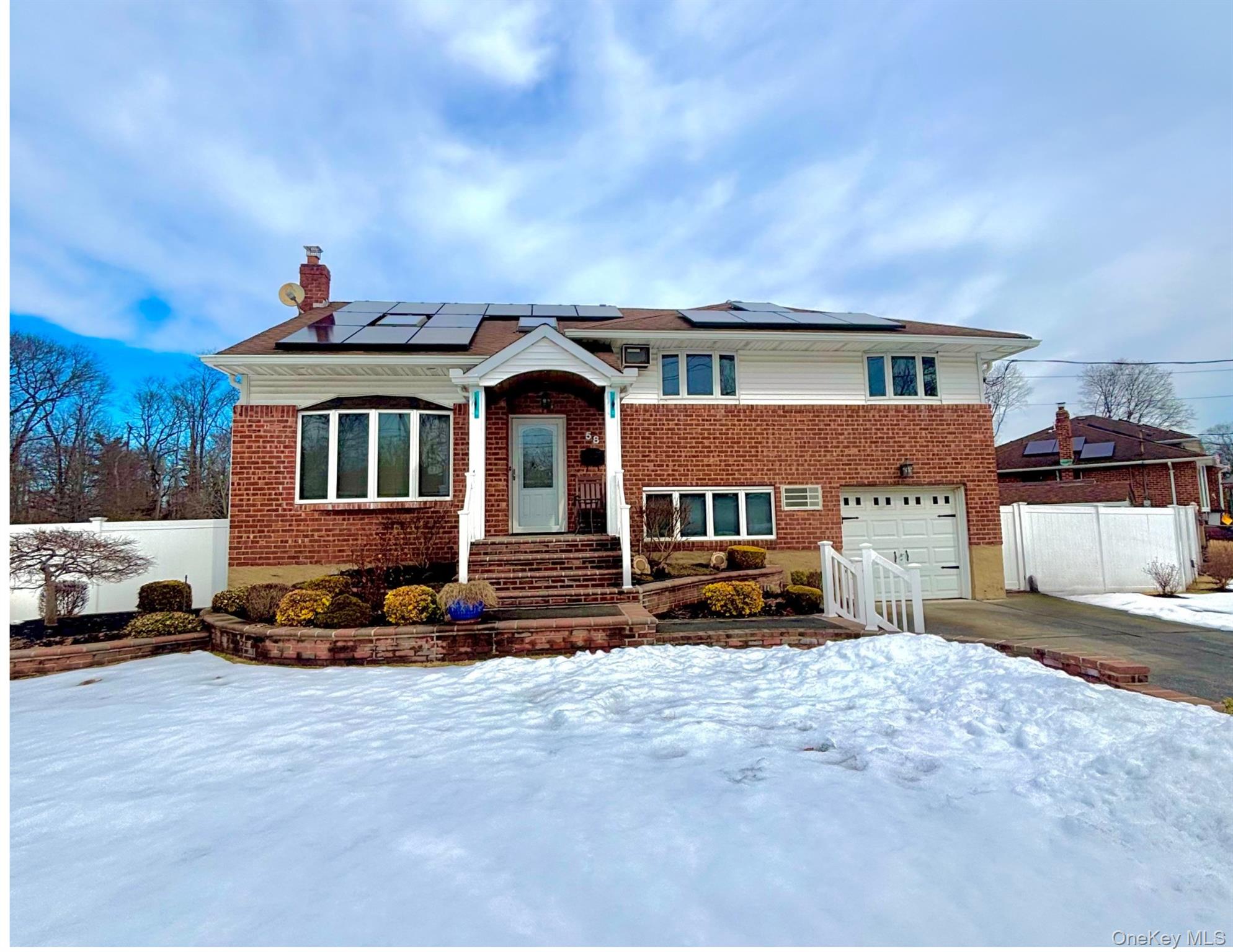 #1 photo, 58 Lourae Drive, 长岛 Massapequa Park , NY 11762