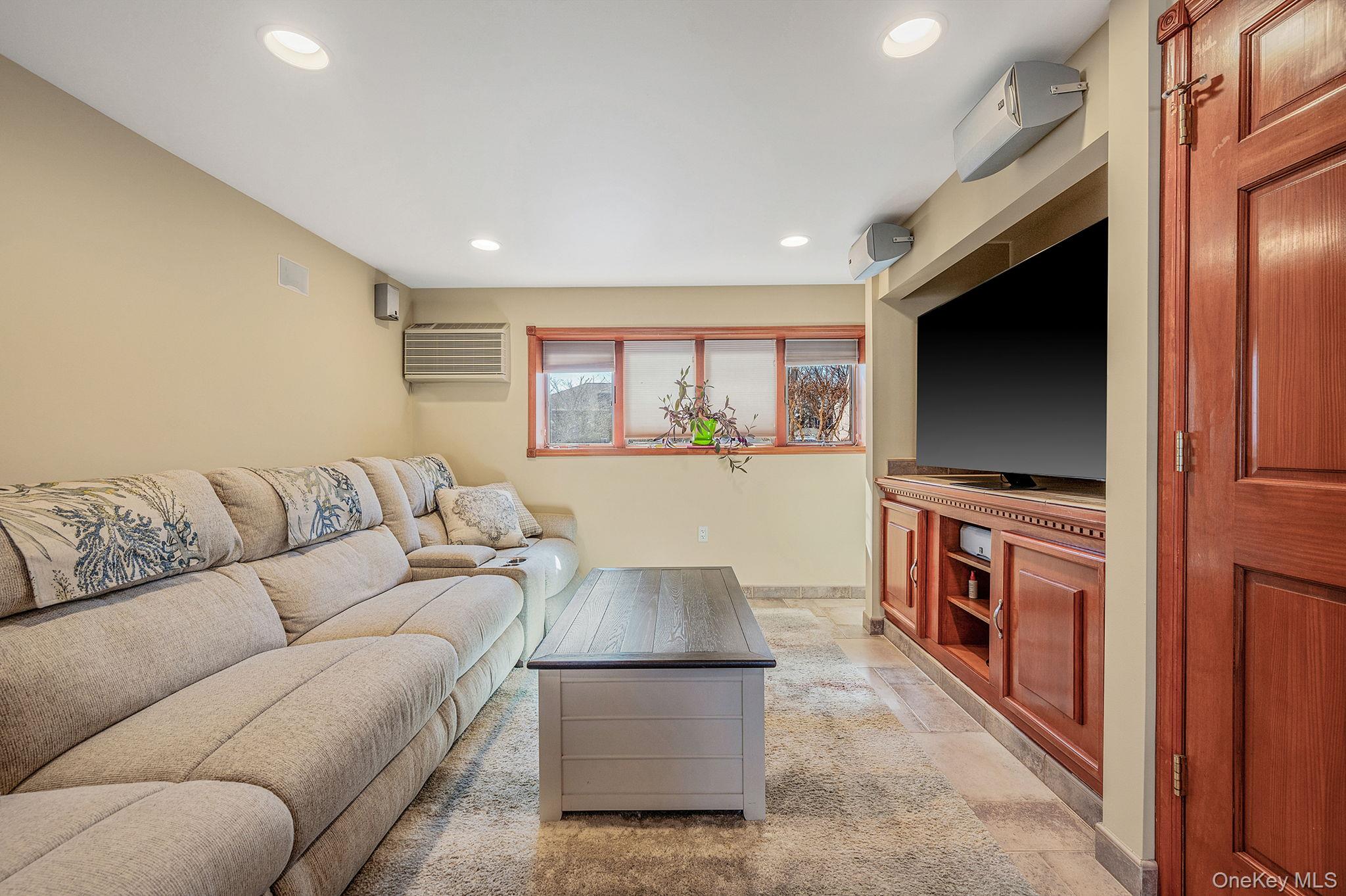 #20 photo, 58 Lourae Drive, Massapequa Park , NY 11762