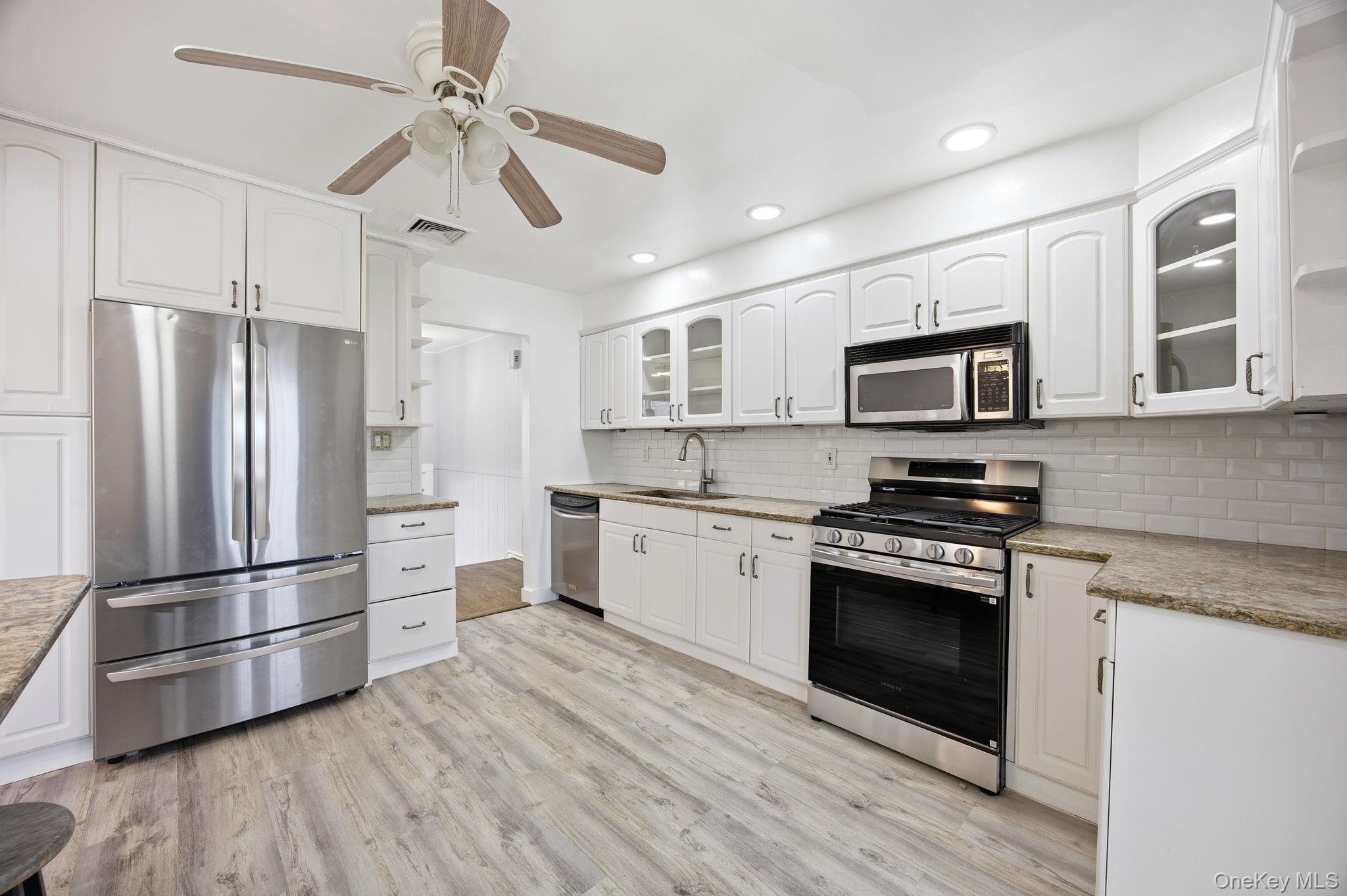 #6 photo, 14 Hilton Court, Hicksville , NY 11801