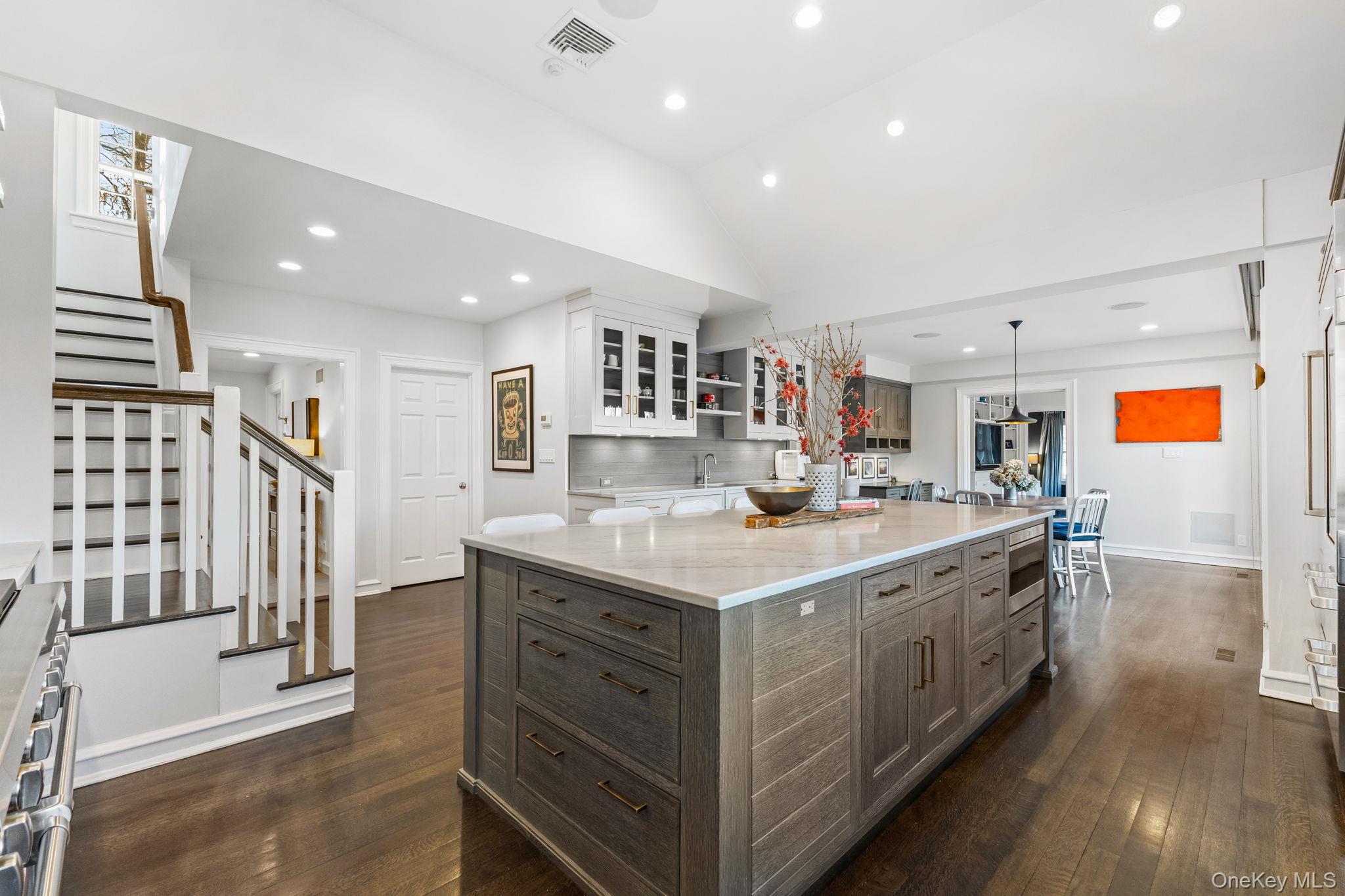 #19 photo, 491 S Barry Avenue, Mamaroneck , NY 10543