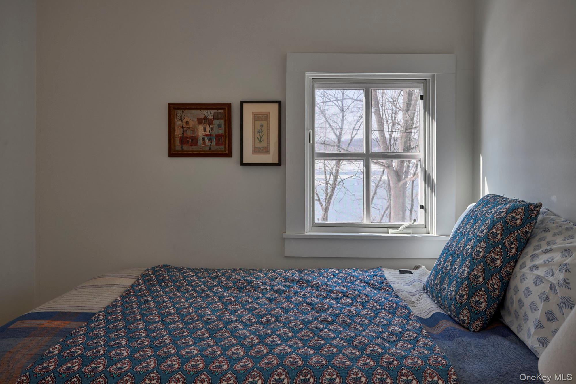 #15 photo, 41 Grinnell Street, Rhinecliff , NY 12574