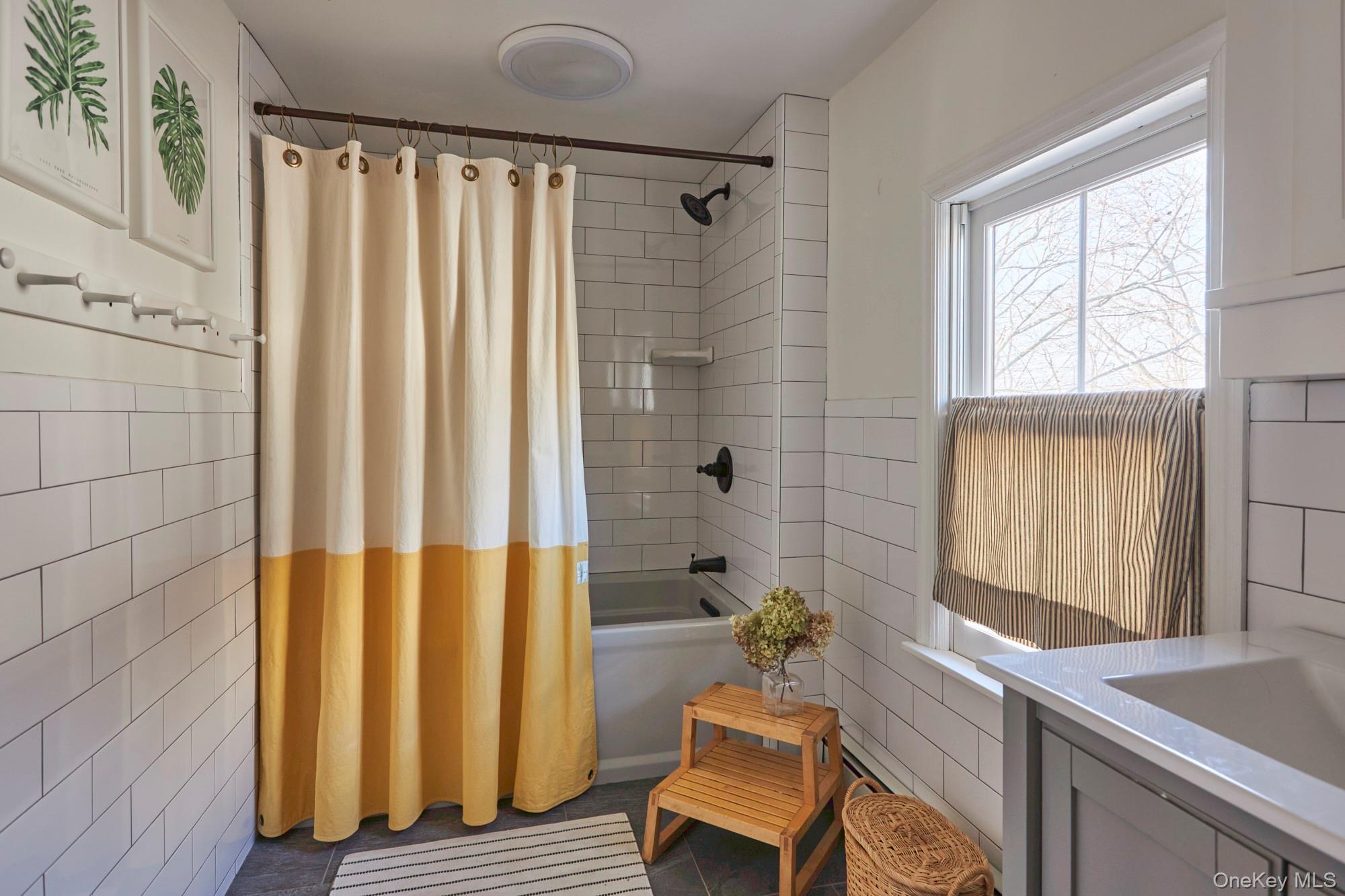 #17 photo, 41 Grinnell Street, Rhinecliff , NY 12574