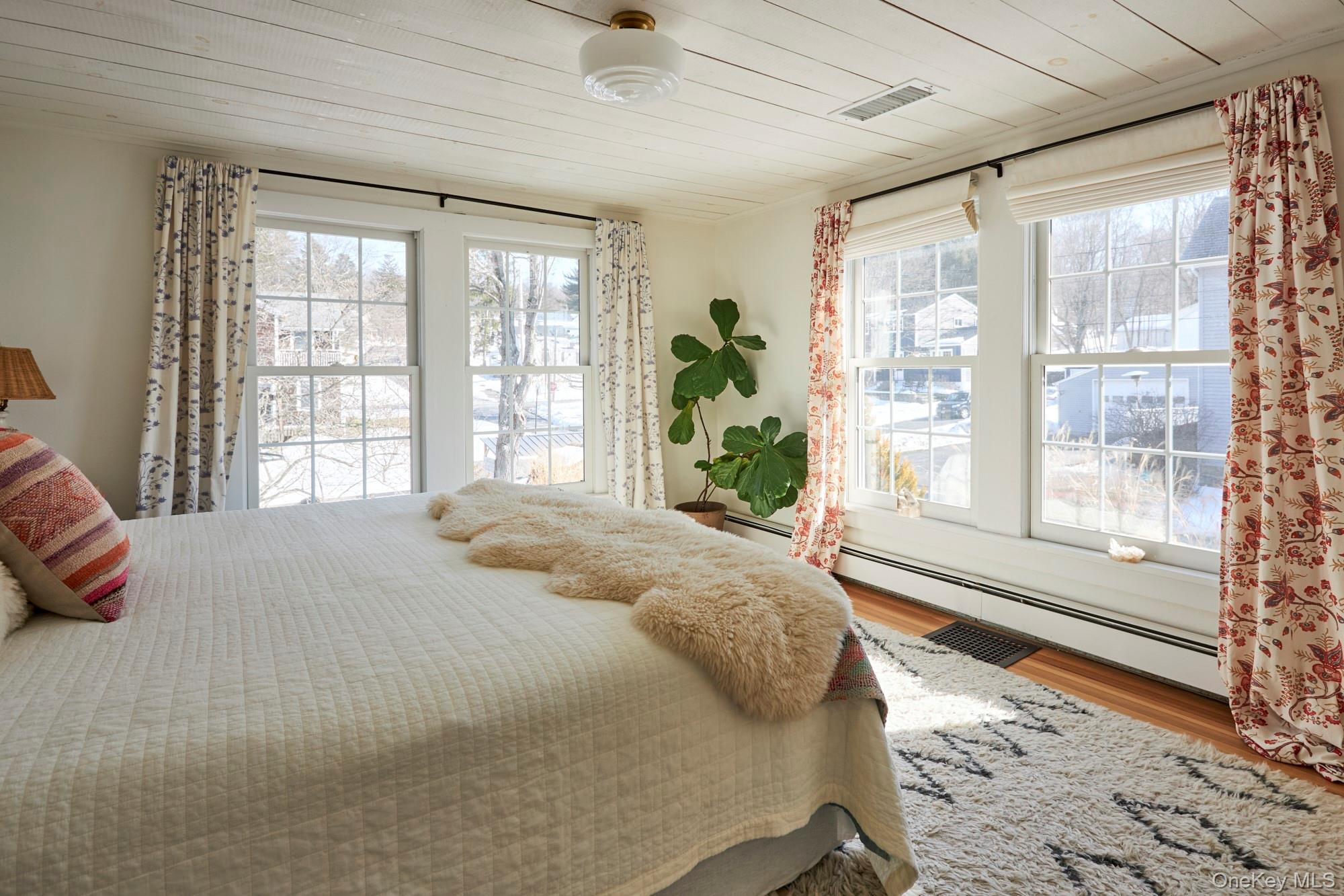 #18 photo, 41 Grinnell Street, Rhinecliff , NY 12574