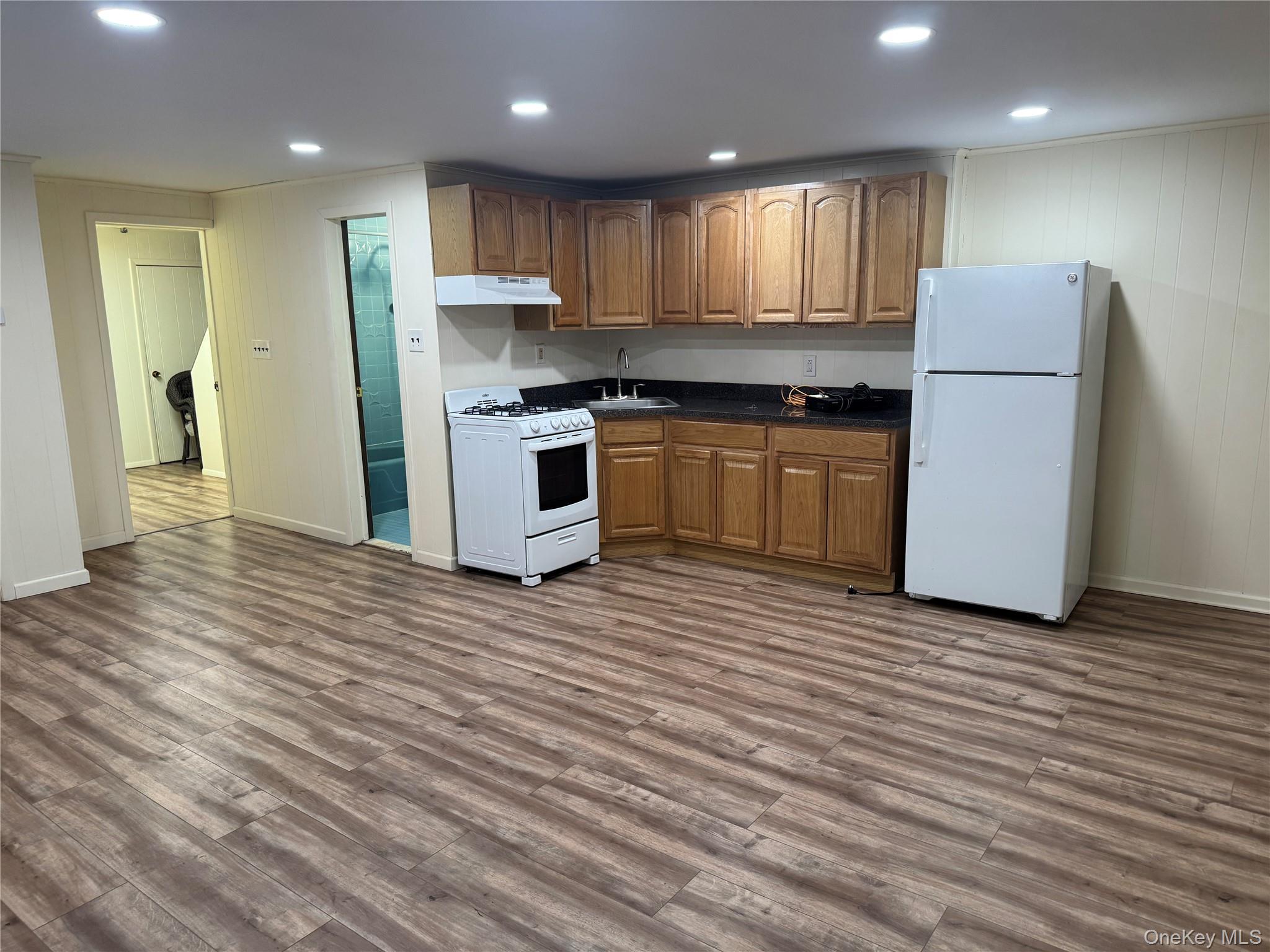 #4 photo, 1393 Pelham Parkway, Bronx , NY 10469