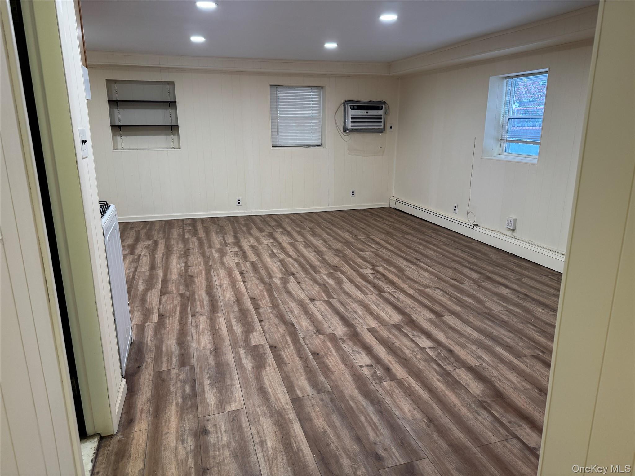 #6 photo, 1393 Pelham Parkway, Bronx , NY 10469