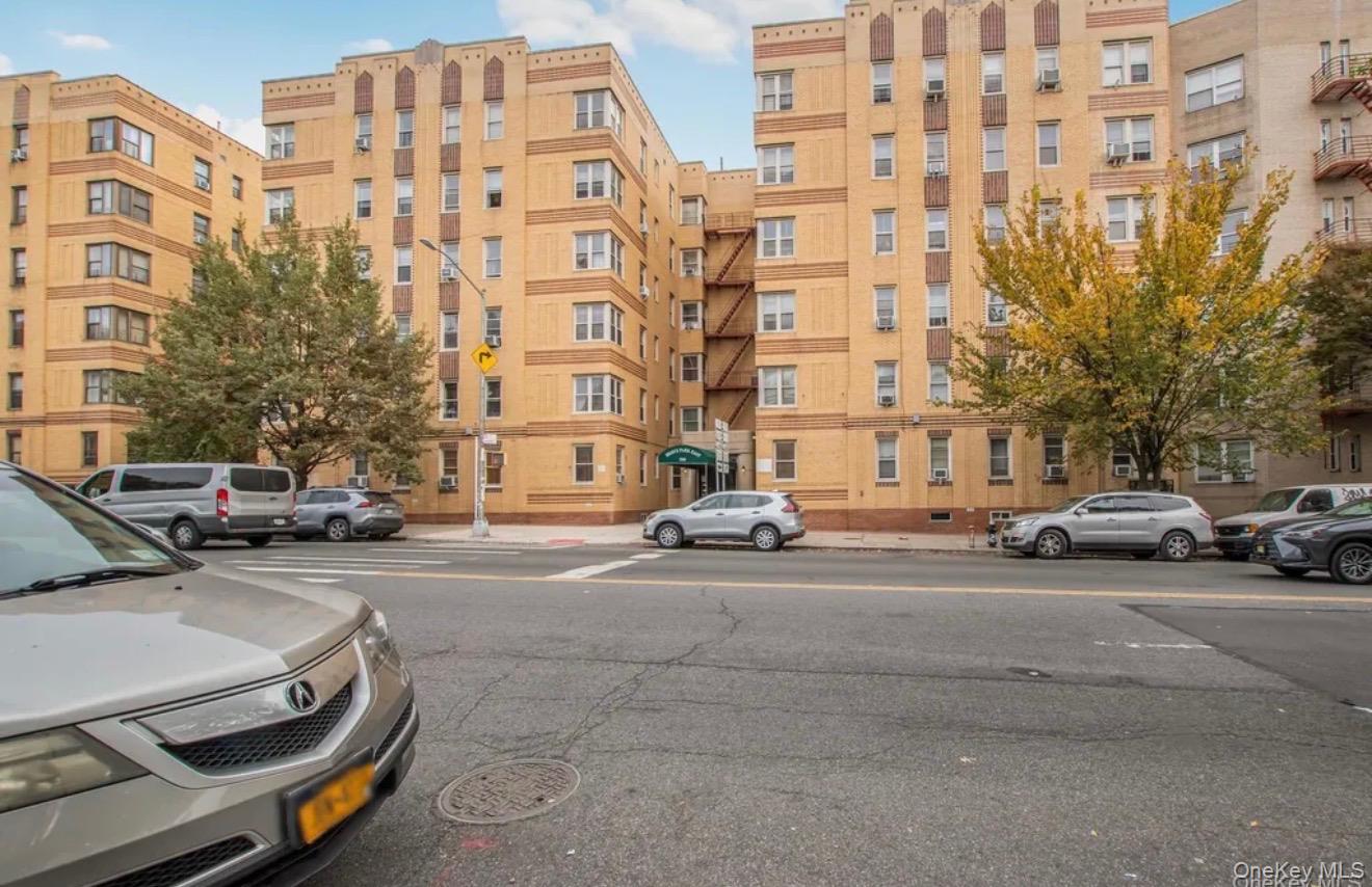 #17 photo, 2166 Bronx Park, Bronx , NY 10462