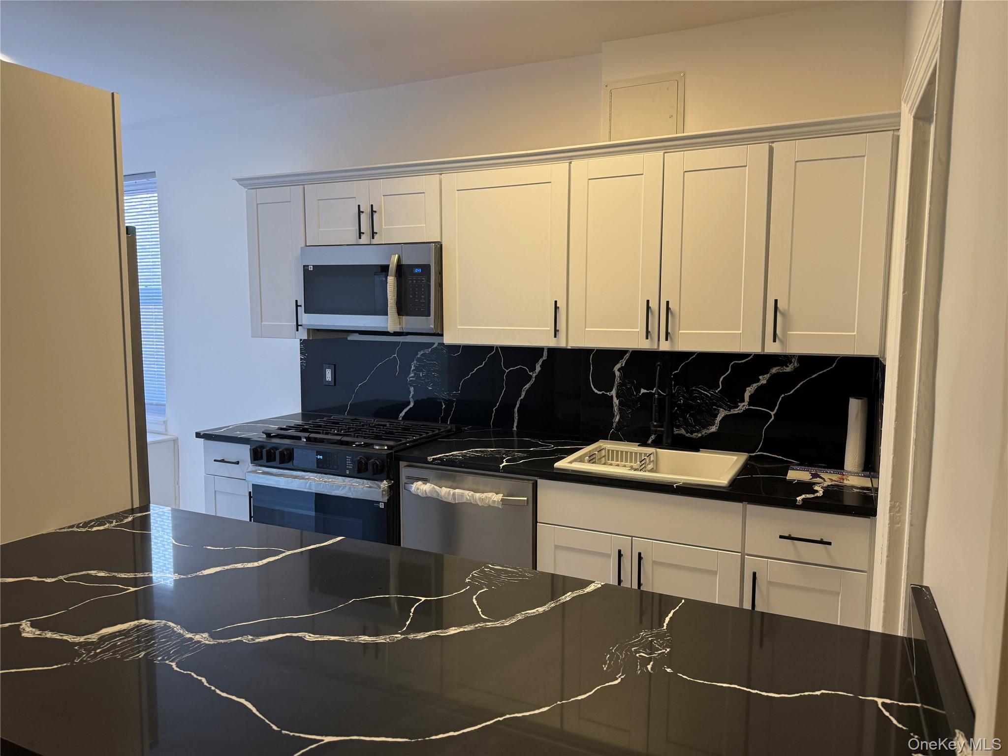 #7 photo, 2166 Bronx Park, Bronx , NY 10462