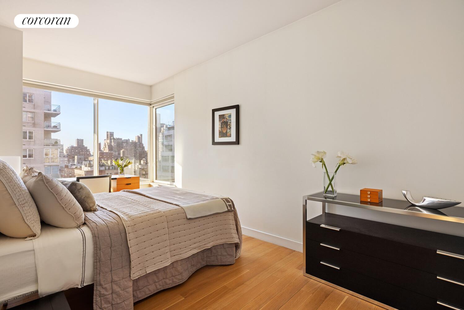 #6 photo, 200 E 69TH Street, Lenox Hill , NY 10021