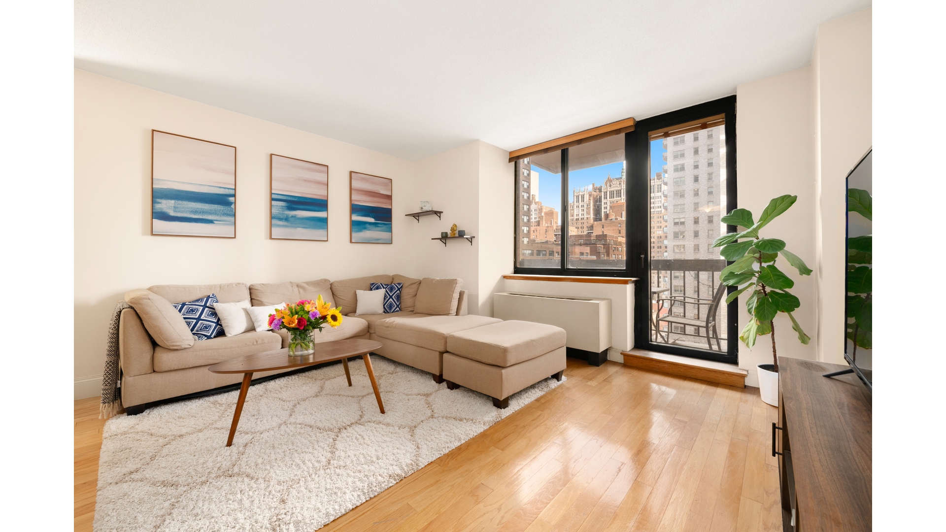 #1 photo, 250 E 40TH Street, Murray Hill , NY 10016