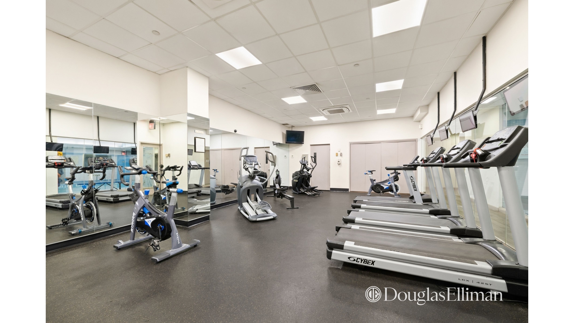 #11 photo, 250 E 40TH Street, Murray Hill , NY 10016